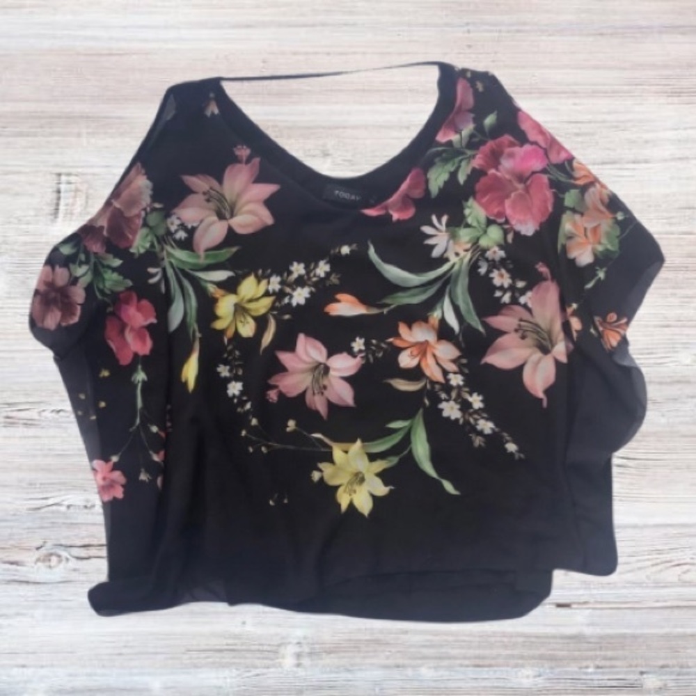 Today Cold Shoulder Top Small‎